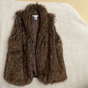 K Jorden.   Faux Fur Vest Size L